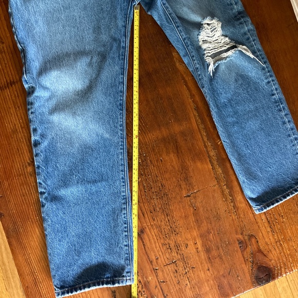 Levi's 501 Women's Jeans Distressed Knee W30 L26 100% Cotton Cropped Straight - Picture 16 of 16